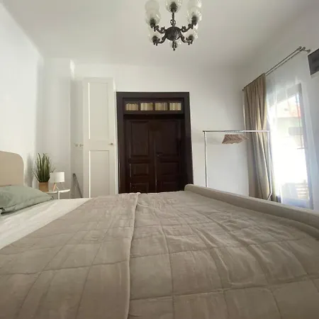 Old Traditional Courtyard House Hébergement de vacances *