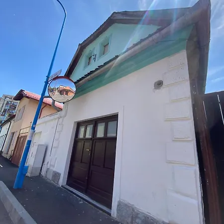 Old Traditional Courtyard House * Braşov