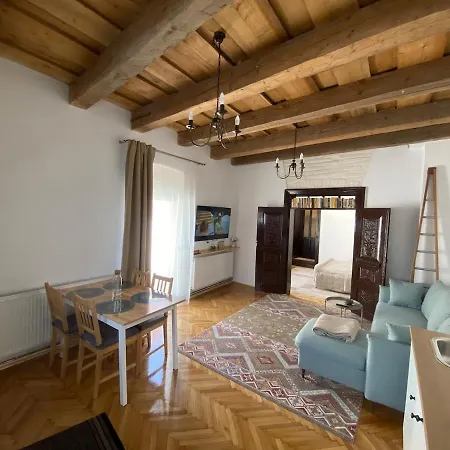 بيت للعطل Old Traditional Courtyard House