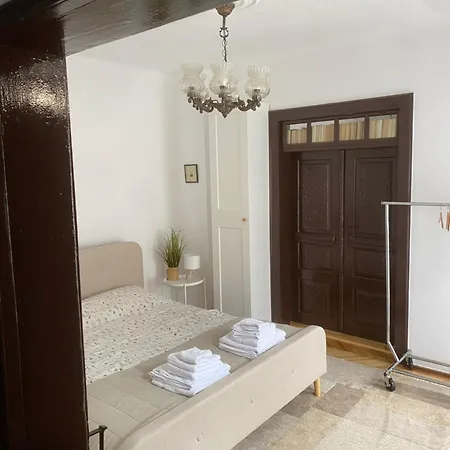 Hébergement de vacances Old Traditional Courtyard House Braşov