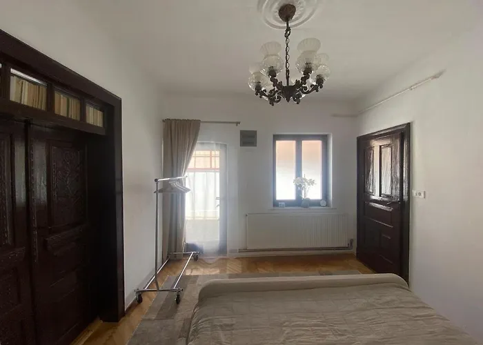 Old Traditional Courtyard House