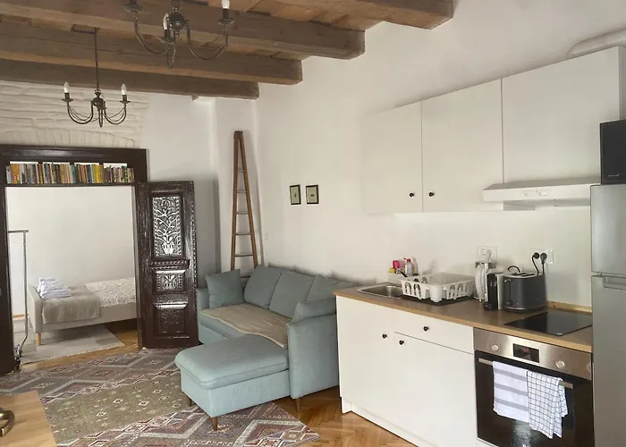 Old Traditional Courtyard House Casa de Férias