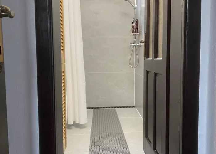 Old Traditional Courtyard House *