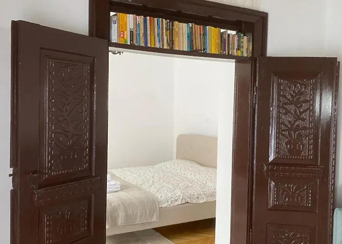 Old Traditional Courtyard House Casa de Férias Braşov